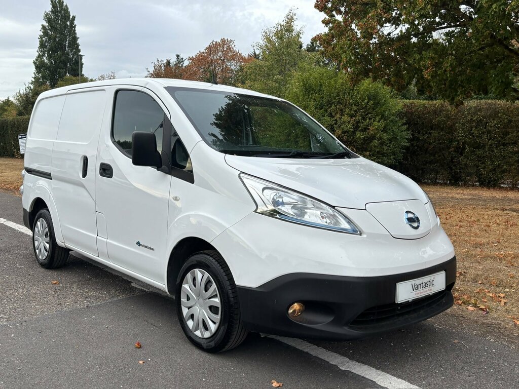 Nissan e-NV200 Mpv White #9