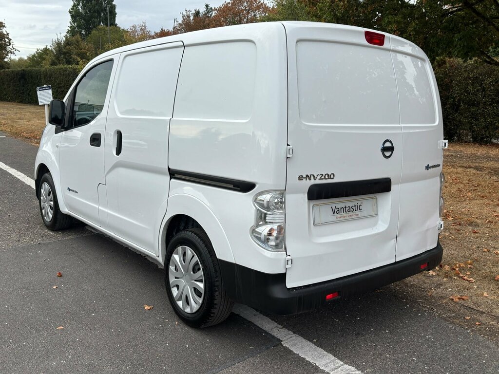 Nissan e-NV200 Mpv White #13