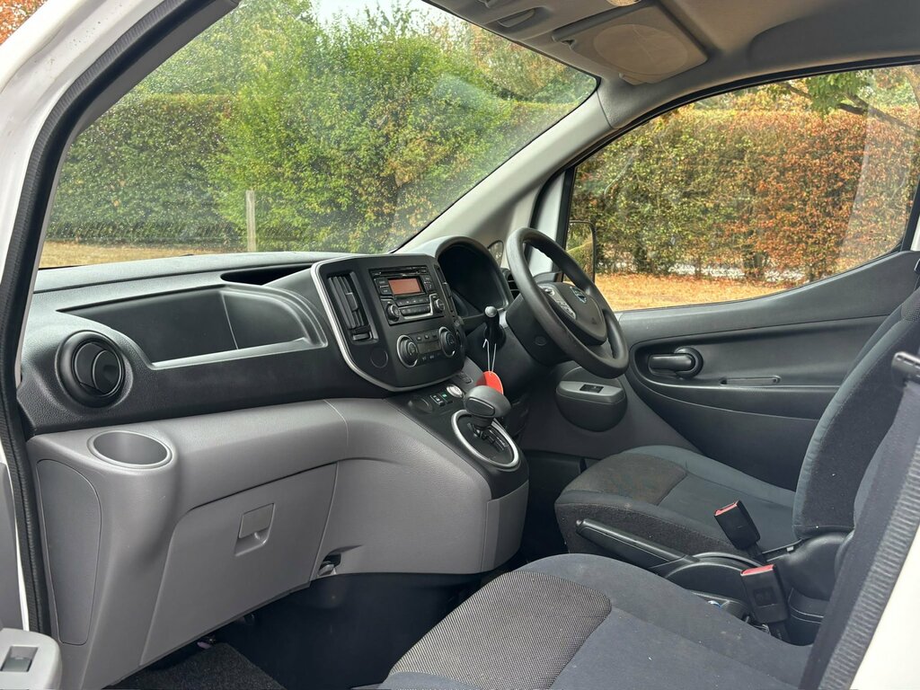 Nissan e-NV200 Mpv White #8
