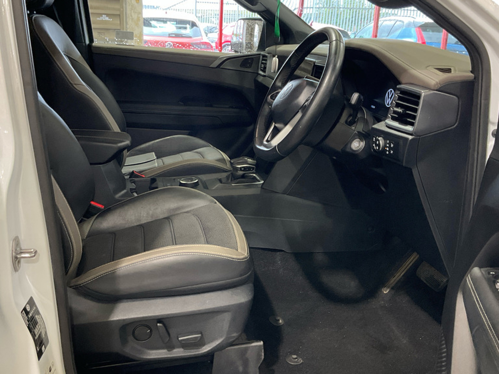 Volkswagen Amarok Aventura 3.0 V6 Tdi 240Ps White #2
