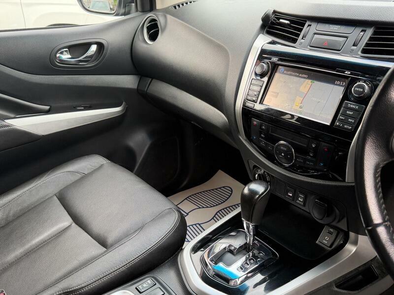 Nissan Navara 2.3L Acenta Red #32