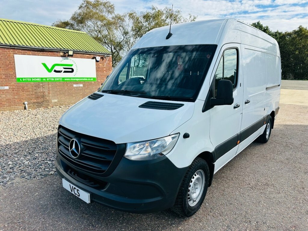 Mercedes-Benz Sprinter Mpv White
