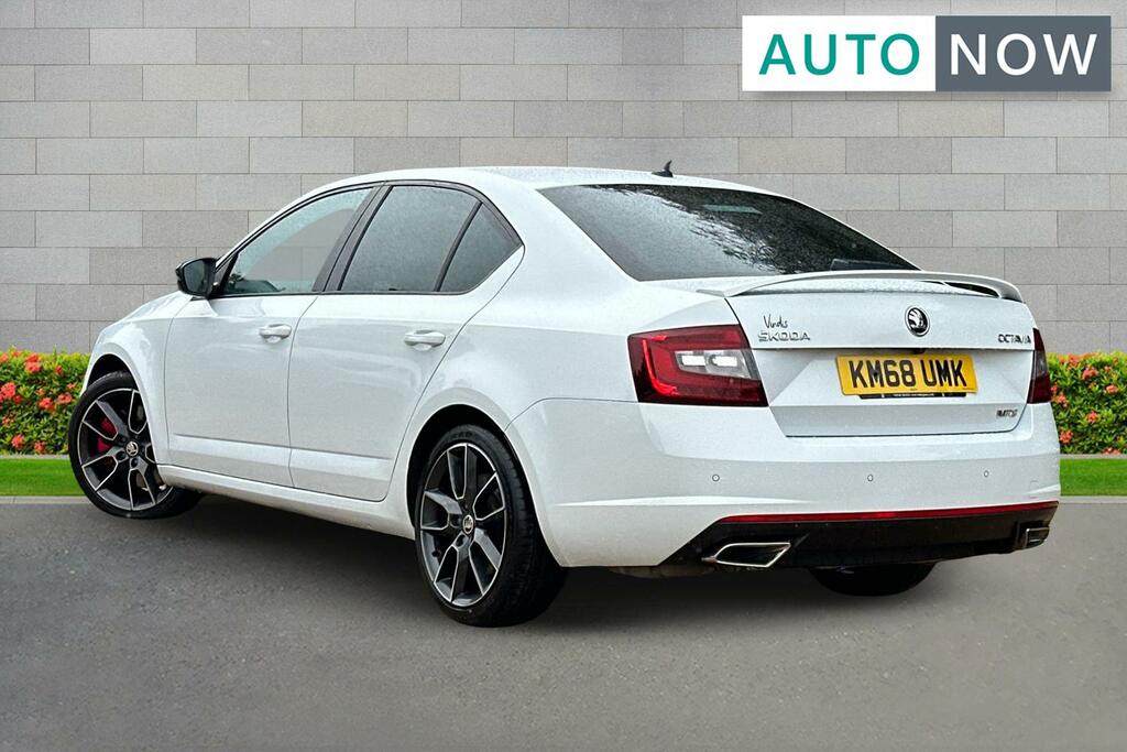 Skoda Octavia Skoda Octavia 2.0 Tsi Gpf Vrs Hatchback White #5