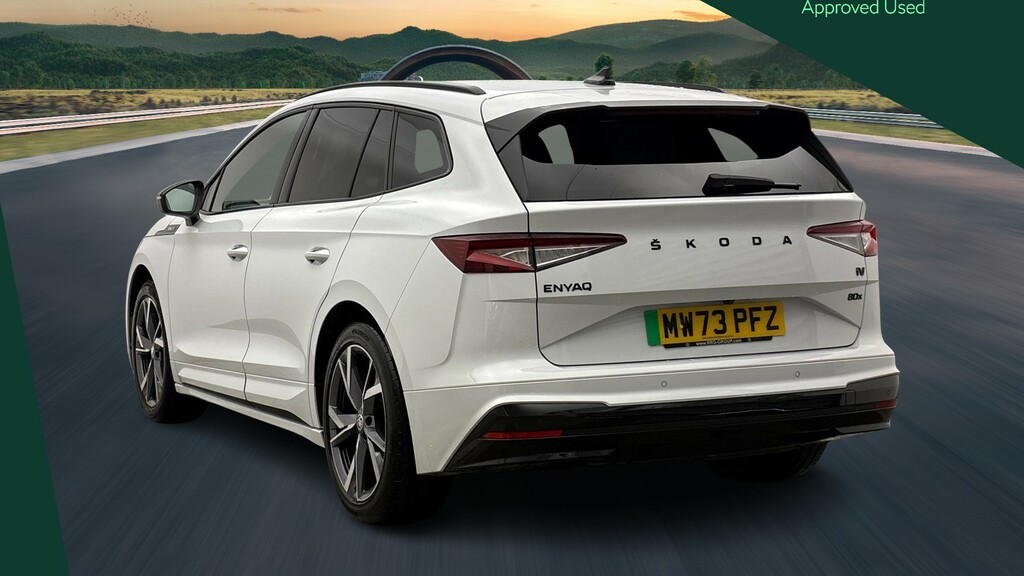 Skoda ENYAQ Skoda Enyaq IV 80X Sportline Plus 82 Kwh 265 Ps Si White #3