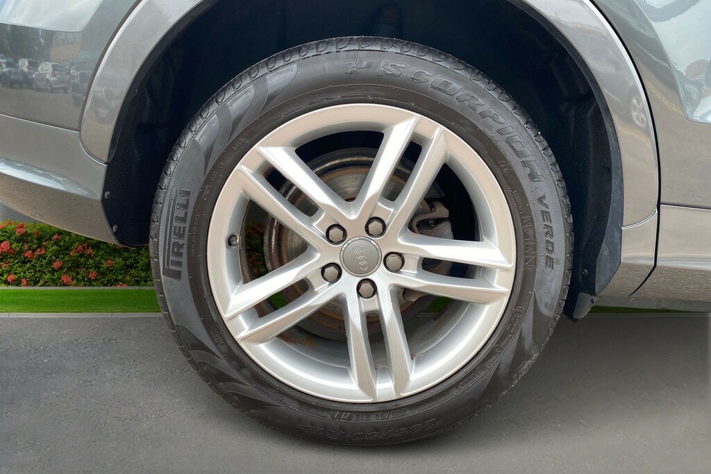 Audi Q3 Audi Q3 2.0 Tdi S Line Suv Euro Grey #5