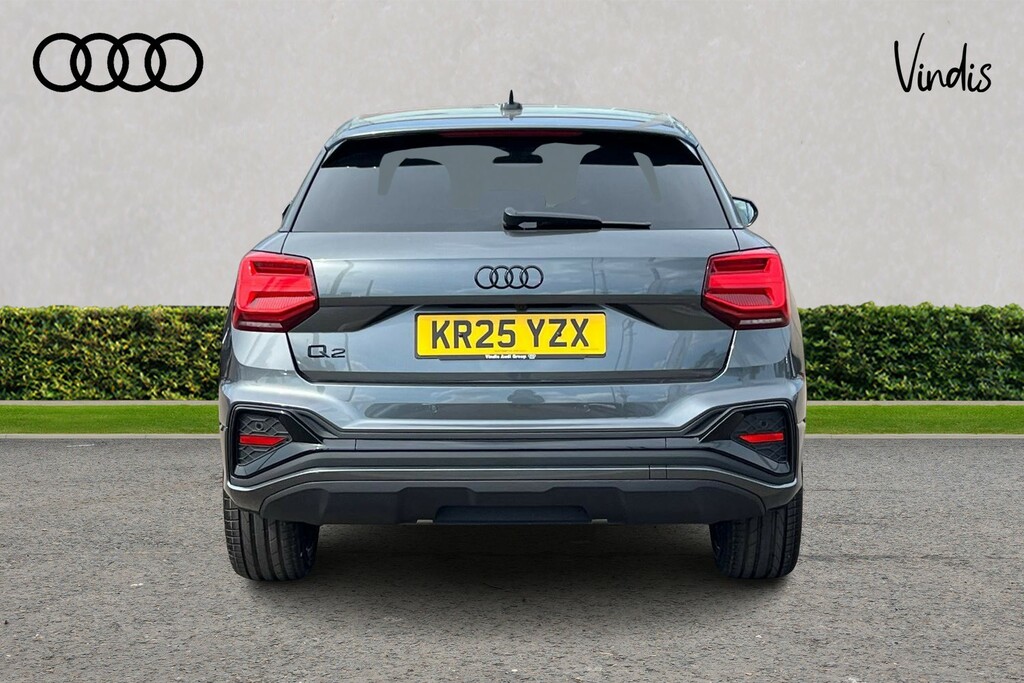 Audi Q2 35 Tfsi Black Edition S Tronic 2025 White #7