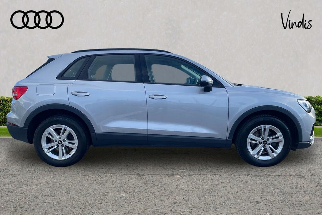 Audi Q3 Audi Q3 Technik 35 Tfsi 150 Ps 6-Speed Silver #4
