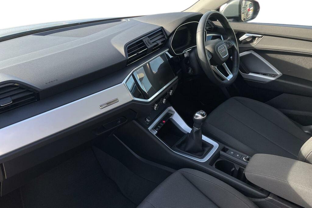 Audi Q3 Audi Q3 Technik 35 Tfsi 150 Ps 6-Speed Silver #2