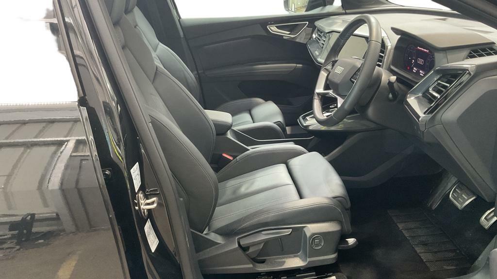 Audi Q4 E Tron Black Edition Black #8