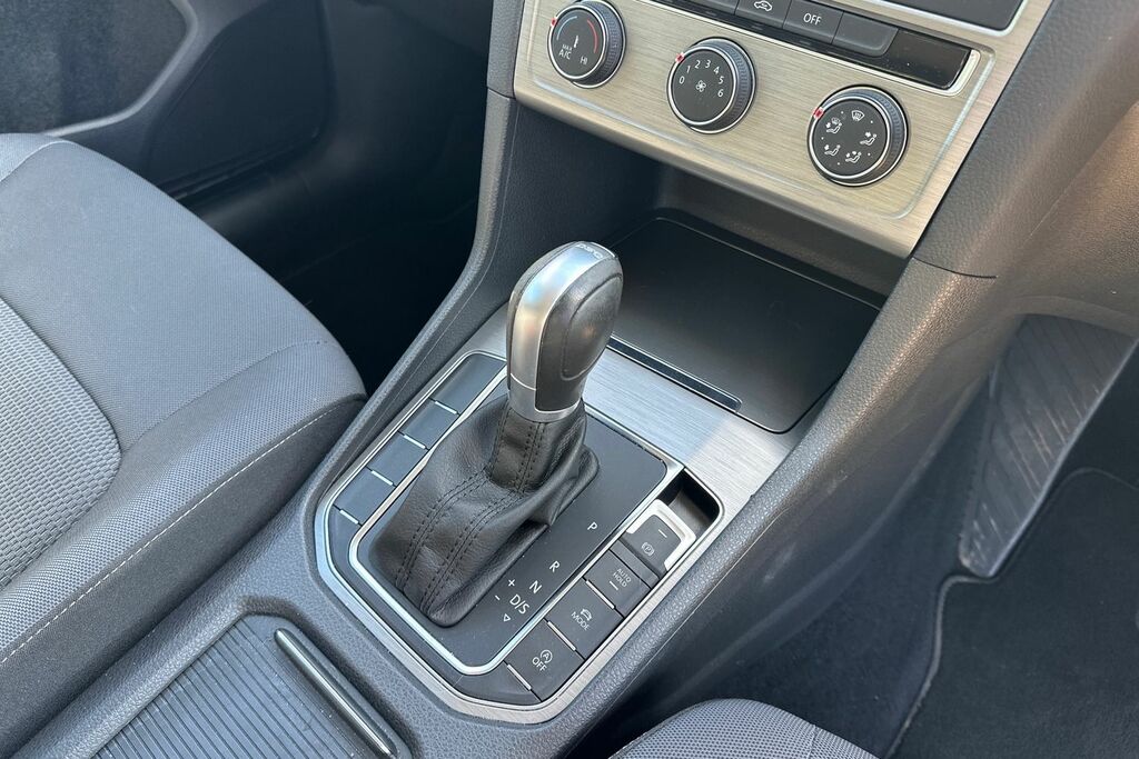 Volkswagen Golf SV Golf Sv Se Tdi Red #11