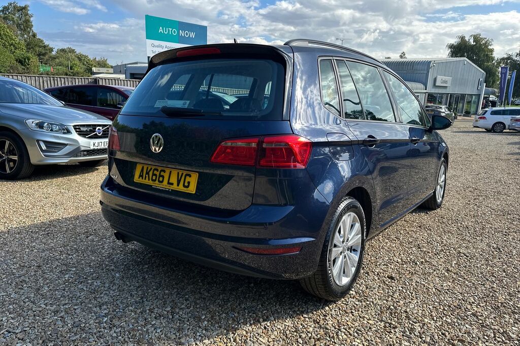 Volkswagen Golf SV Golf Sv Se Tdi Red #25