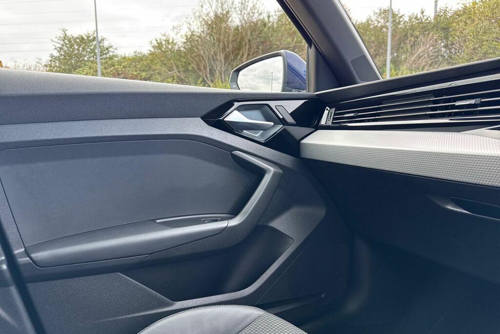 Audi A1 Audi 30 Tfsi 110 Black Edition S Tronic Black #26
