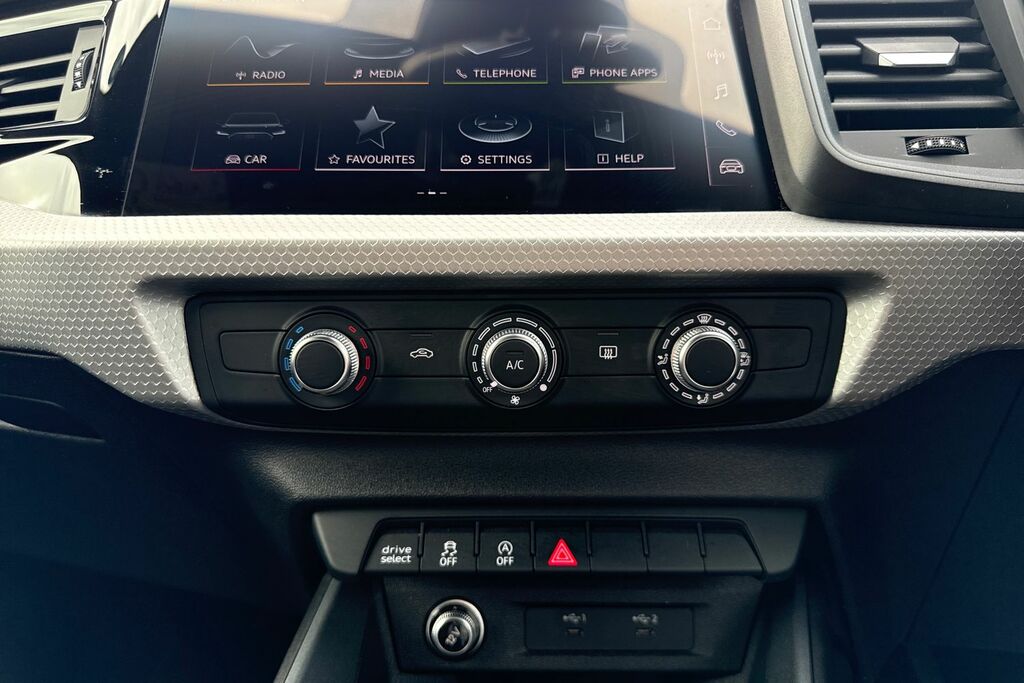 Audi A1 Audi 30 Tfsi 110 Black Edition S Tronic Black #16