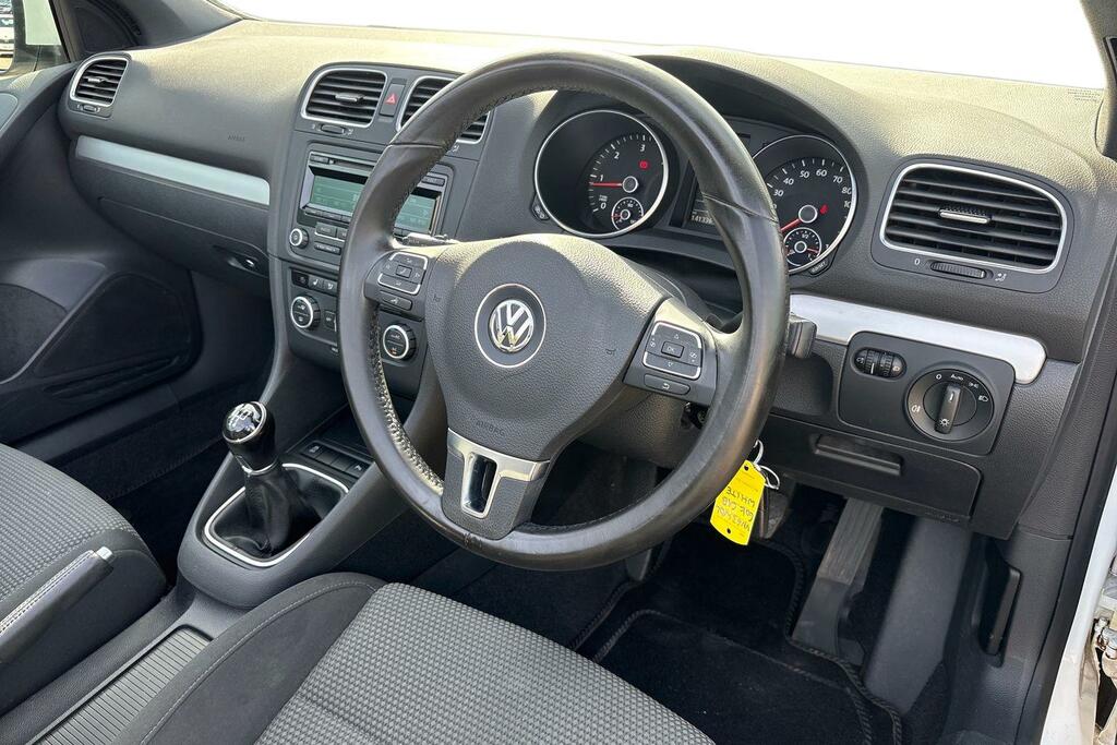 Volkswagen Golf Volkswagen Golf 1.6 Tdi Bluemotion Tech Se Cabriol White #6