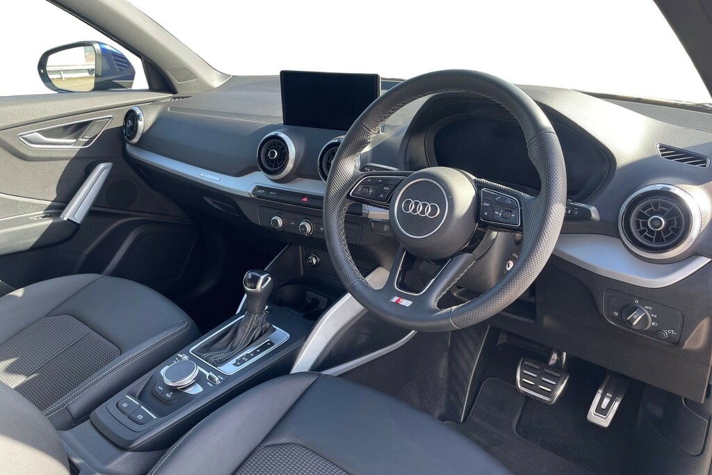 Audi Q2 Audi Q2 S Line 35 Tfsi 150 Ps S Tronic Blue #6