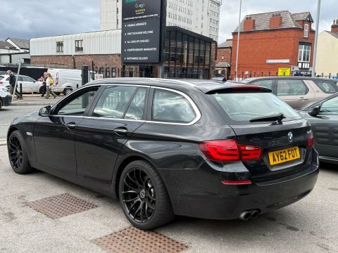 BMW 5 Series Touring Black #4