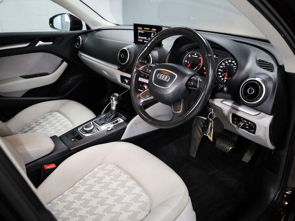 Audi A3 Tdi Se Sportback Red #3