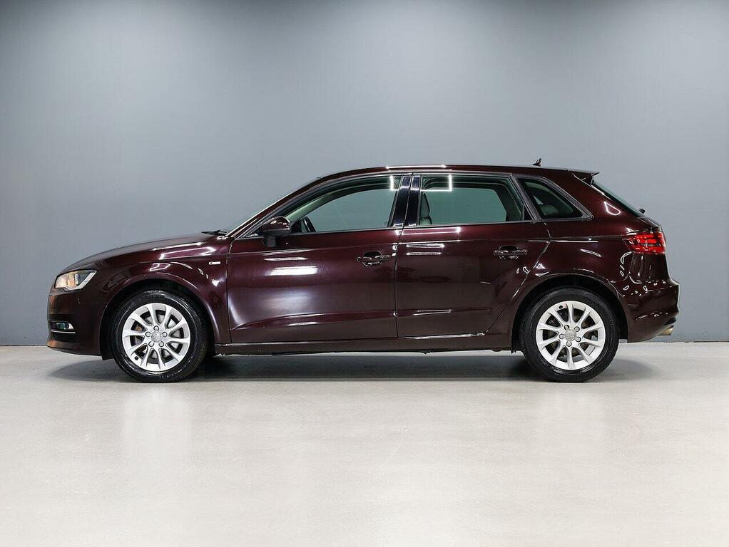 Audi A3 Tdi Se Sportback Red #6