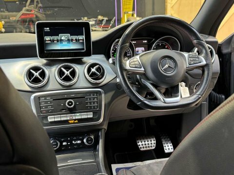 Mercedes-Benz CLA Class 2.1 Cla 200 Black #6