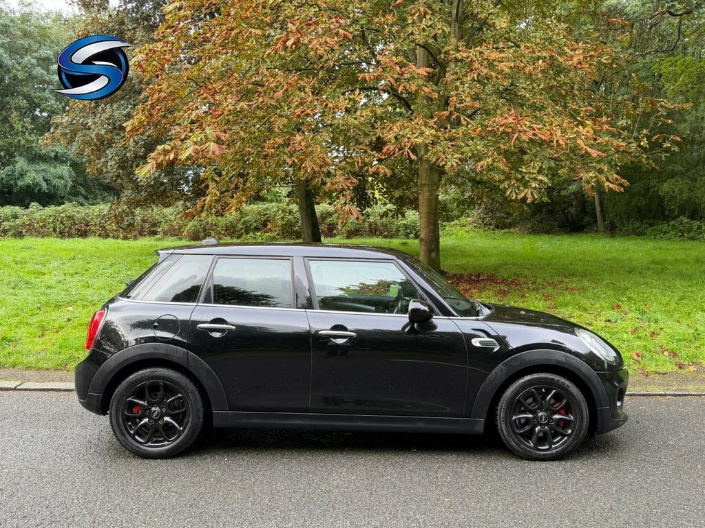 Mini Hatch 1.5L Cooper D Black #3