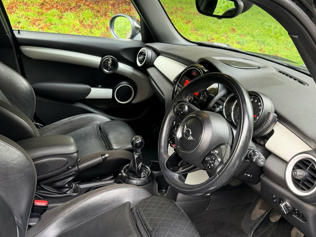 Mini Hatch 1.5L Cooper D Black #2