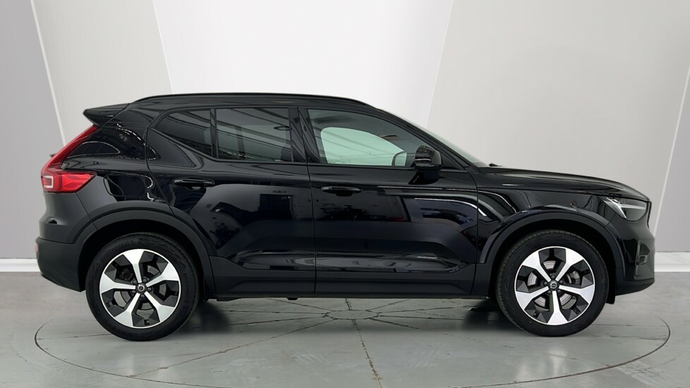 Volvo XC40 Plus Dark Black #3