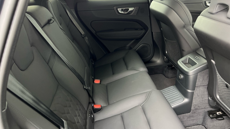 Volvo XC60 Plus Blue #6