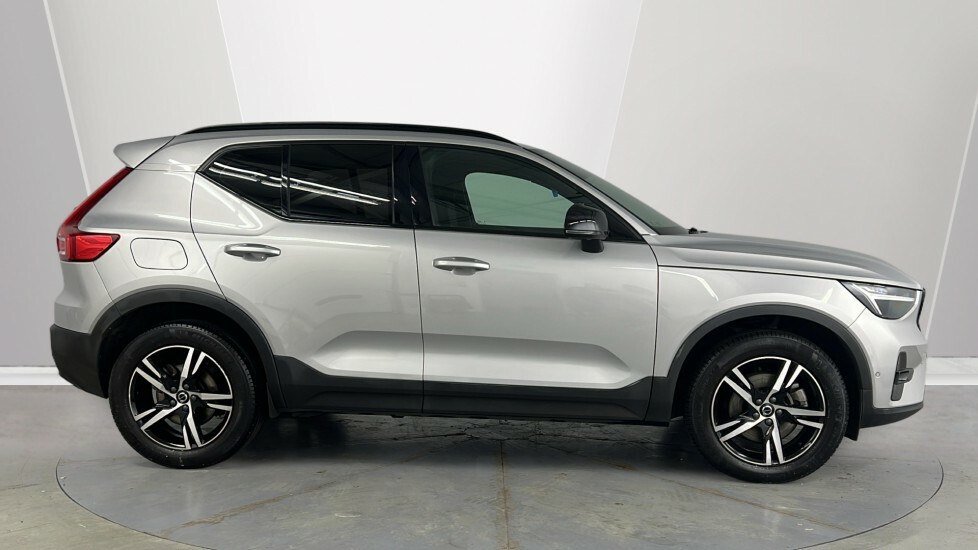 Volvo XC40 Plus Dark LO73FZK Silver #3