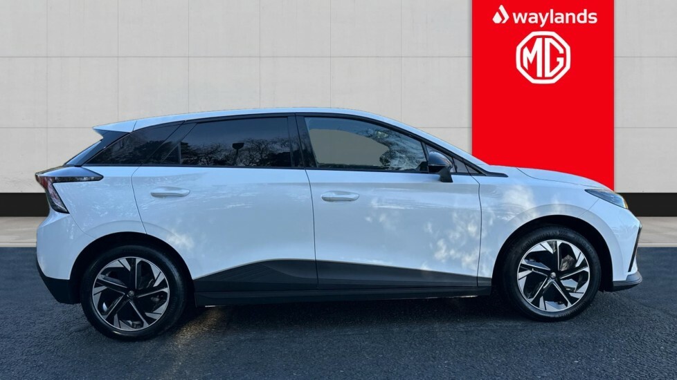 MG MG4 150Kw Trophy Ev Long Range 64Kwh White #4
