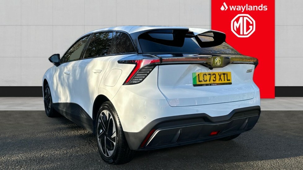 MG MG4 150Kw Trophy Ev Long Range 64Kwh White #2