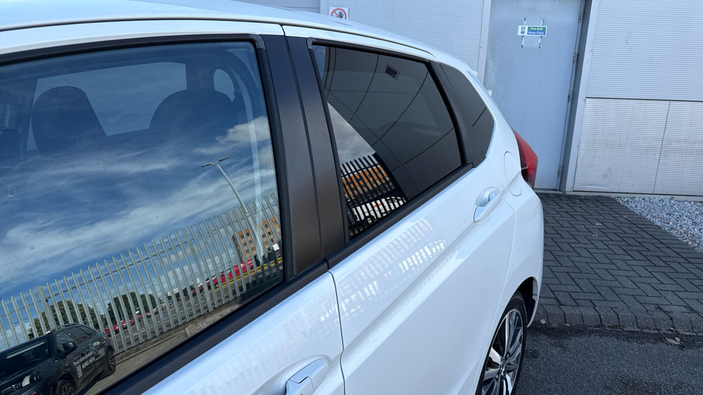 Honda Jazz 1.3L I-vtec S 101 Bhp White #60