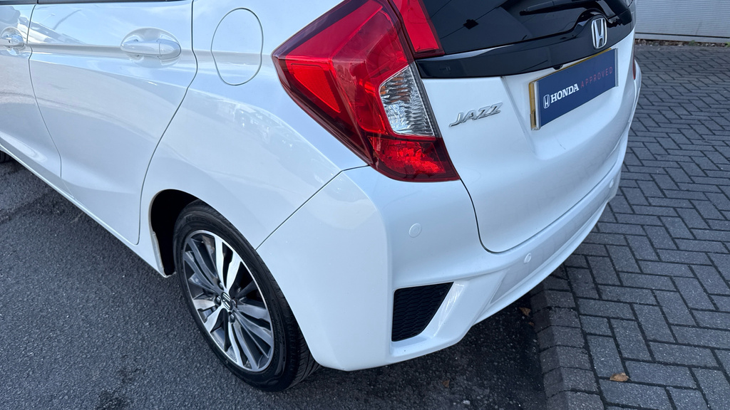 Honda Jazz 1.3L I-vtec S 101 Bhp White #63
