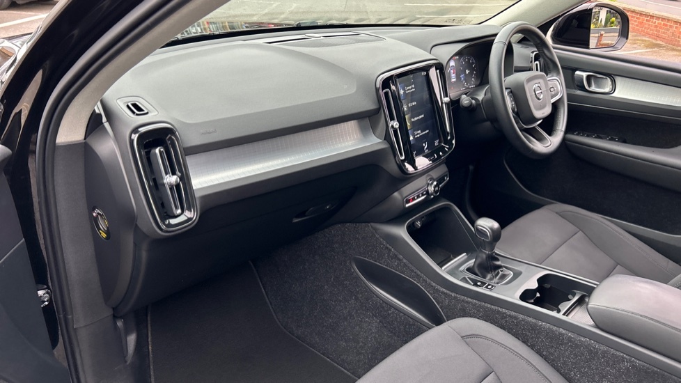 Volvo XC40 Momentum  #4