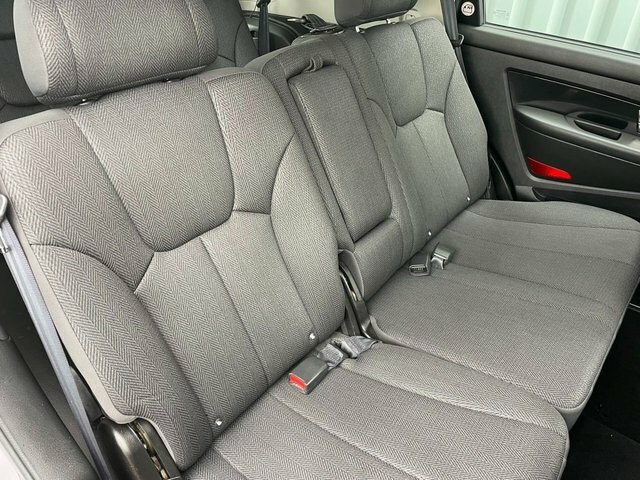 SsangYong Rexton Estate Silver #13
