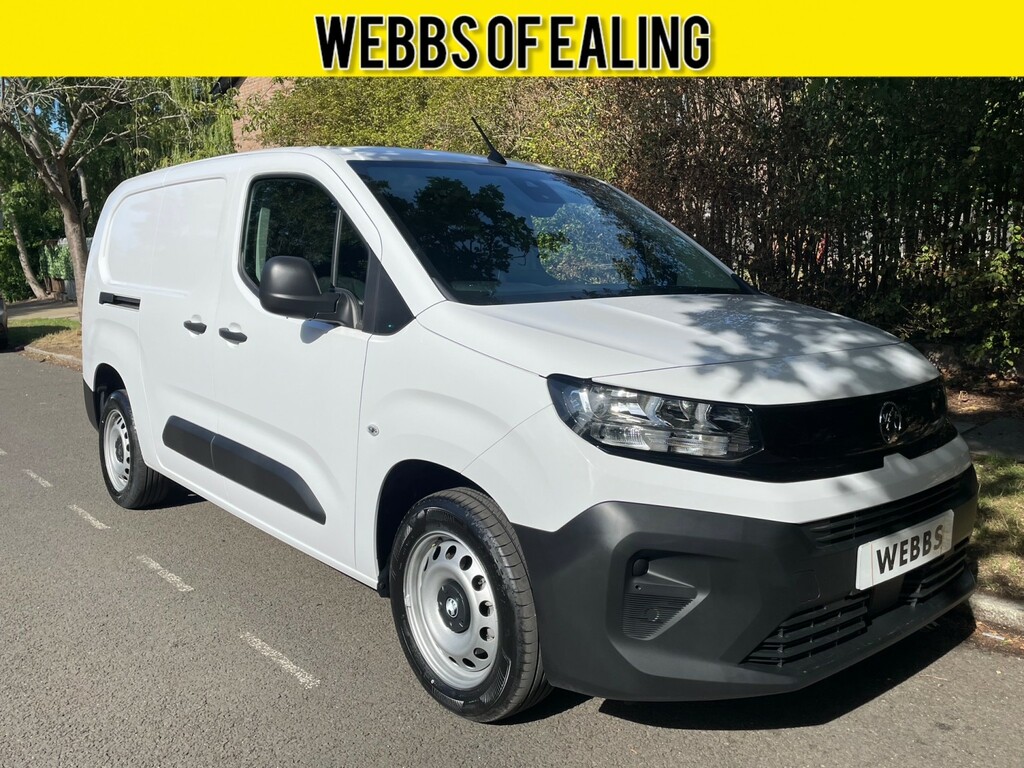 Vauxhall Combo Combi Van 1.5 Combo Crewvan XL Prime 1.5D 100 Ss White