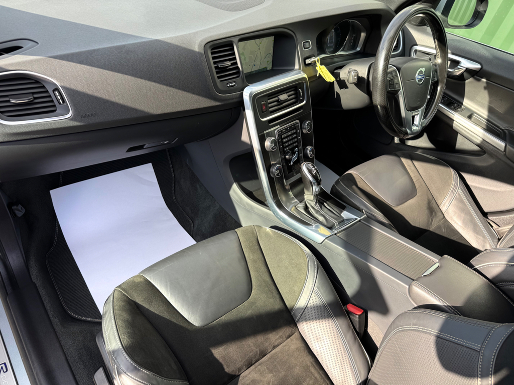 Volvo V60 2.0 D3 R-design Nav Estate Euro 6  #4