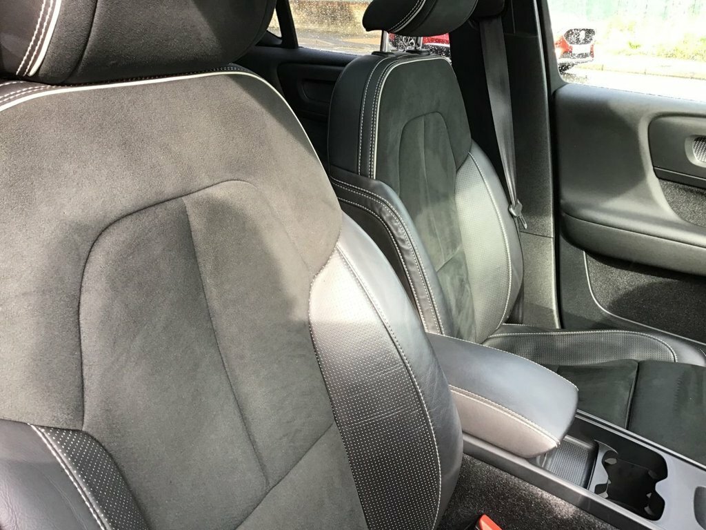 Volvo XC40 T3 R-design Suv Red #6
