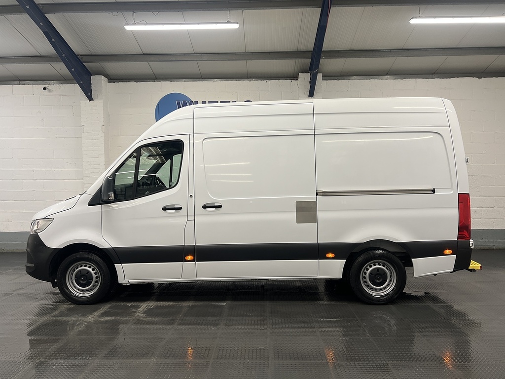 Mercedes-Benz Sprinter 2.0 315 Cdi Progressive Panel Van Manua White #2