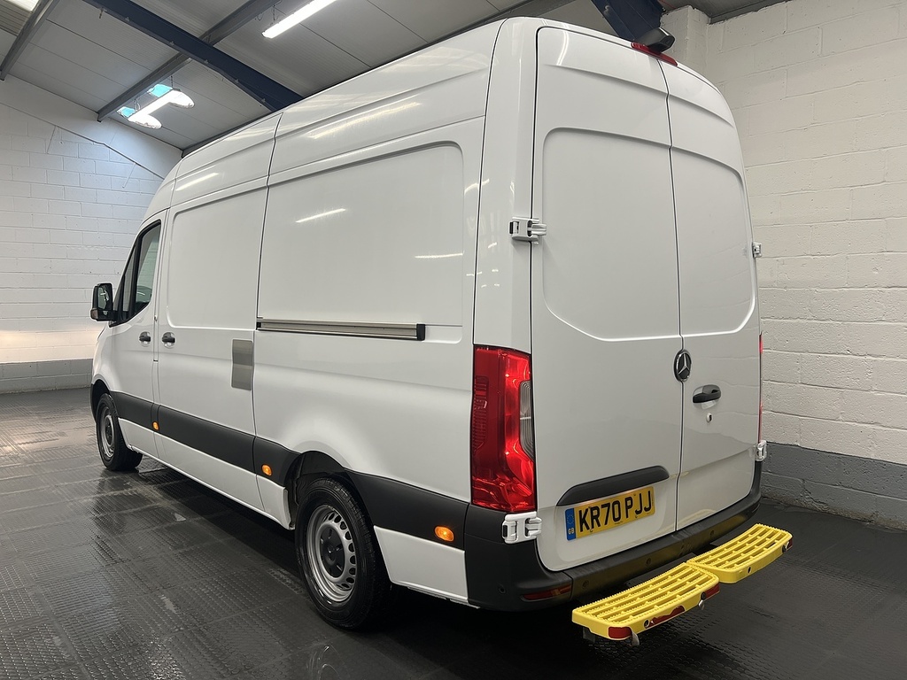 Mercedes-Benz Sprinter 2.0 315 Cdi Progressive Panel Van Manua White #3