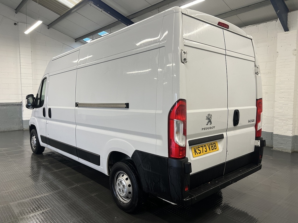 Peugeot Boxer 2.2 Bluehdi 335 Professional Premium Panel Van 5 White #2