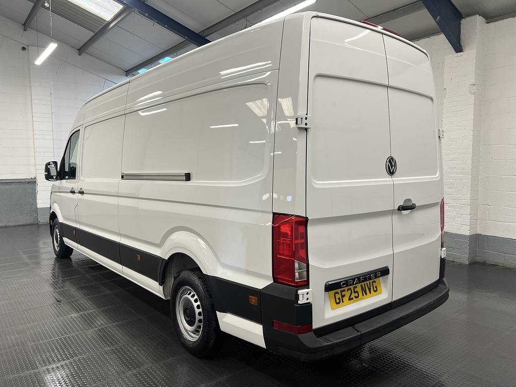 Volkswagen Crafter 2.0 Tdi Cr35 Commerce Panel Van White #3