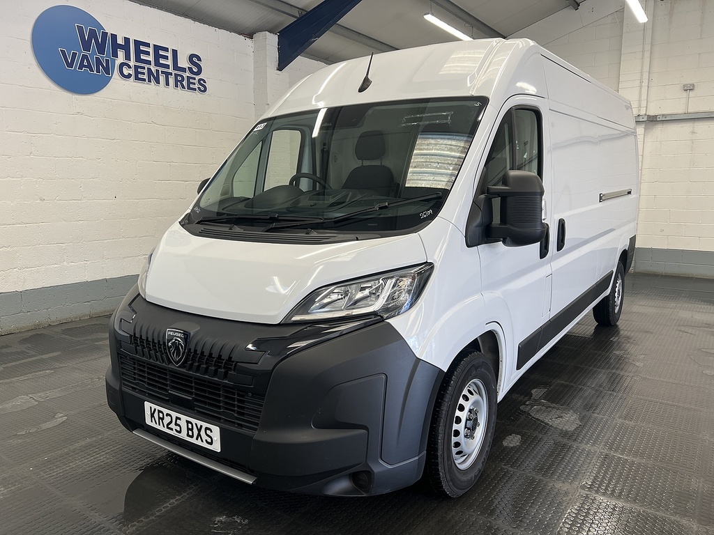 Peugeot Boxer 2.2 Bluehdi 435 Professional Panel Van White