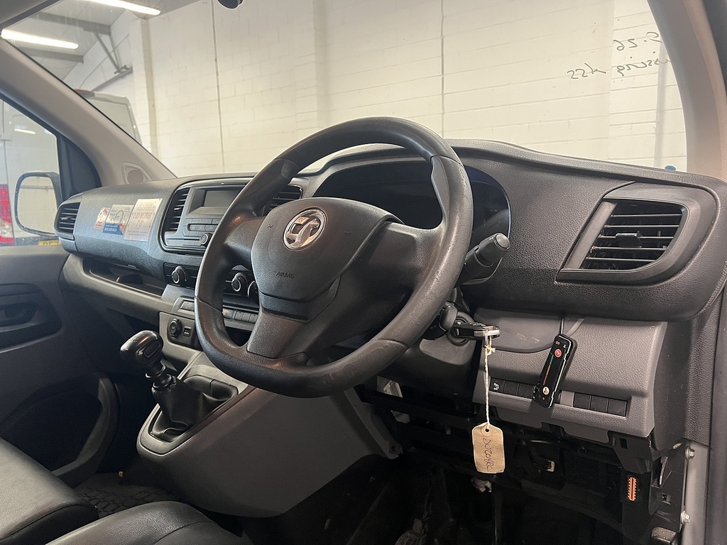 Vauxhall Vivaro 2.0 Turbo D 3100 Edition Panel Van Manu White #5