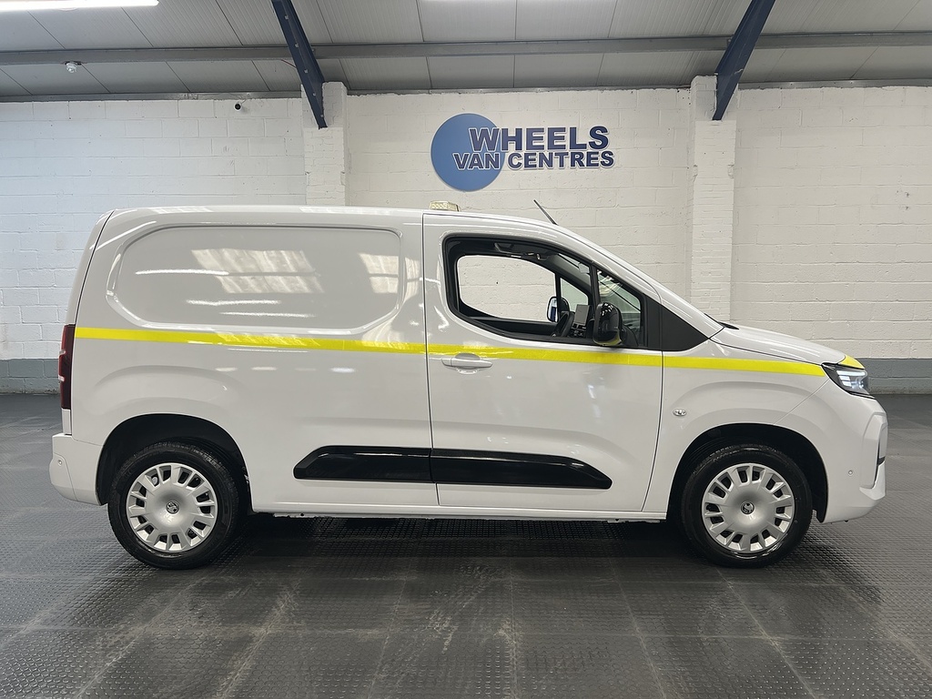 Vauxhall Combo 1.5 Turbo D 2300 Pro Panel Van S White #6
