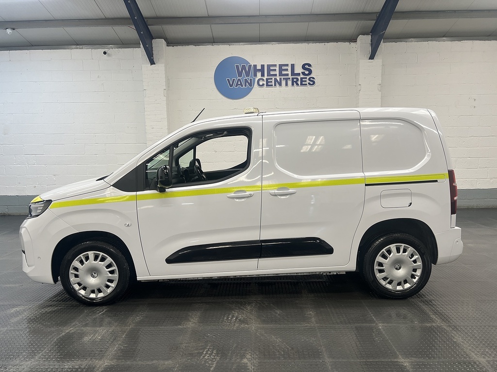 Vauxhall Combo 1.5 Turbo D 2300 Pro Panel Van S White #2