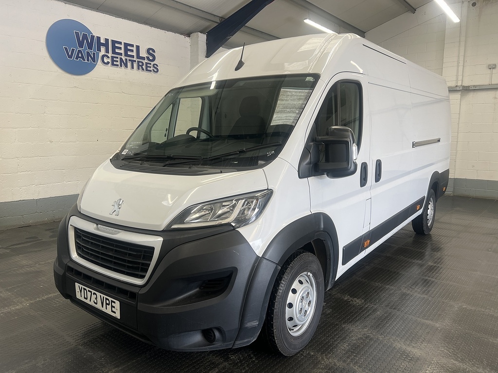 Peugeot Boxer 2.2 Bluehdi 435 Professional Premium Panel Van 5 White