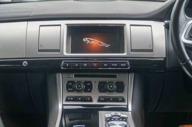 Jaguar XF 2.2D 163 Luxury Grey #36