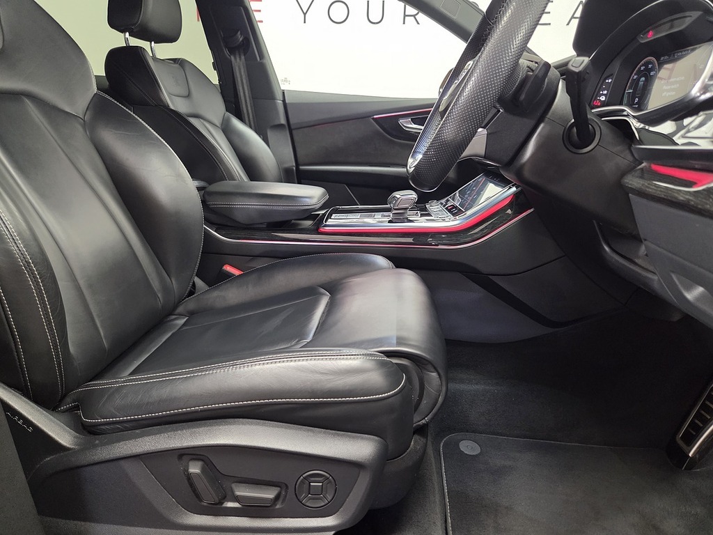 Audi Q8 e tron 3.0 Tfsie V6 55 Black Edition Suv Plug- EK71XTX Orange #4