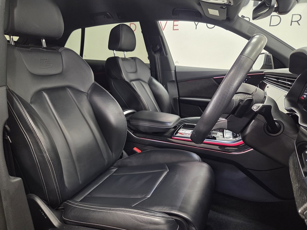 Audi Q8 e tron 3.0 Tfsie V6 55 Black Edition Suv Plug- EK71XTX Orange #2