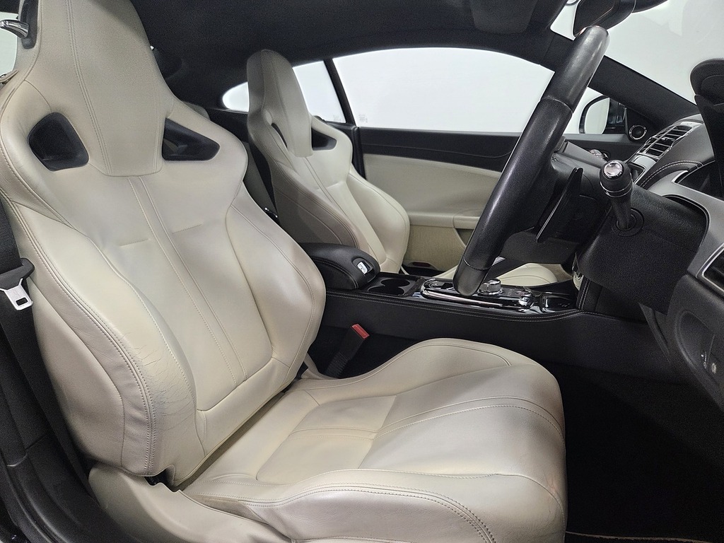 Jaguar XK 5.0 V8 Portfolio Coupe Euro 5 385 Black